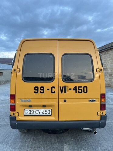 Ford Transit-3
