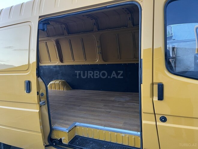 Ford Transit-6