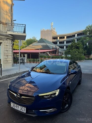 Opel Insignia-1