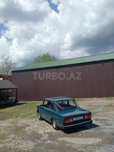 LADA (VAZ) 2107-2