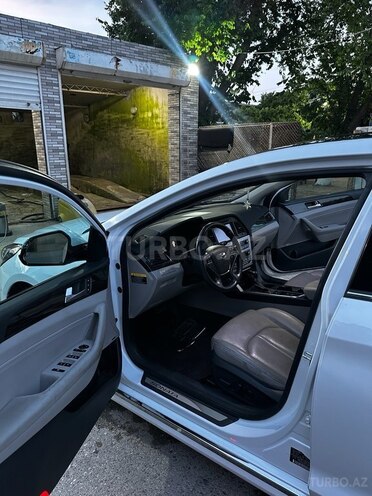 Hyundai Sonata-6