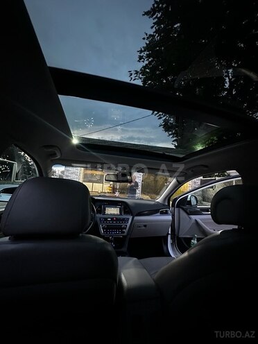 Hyundai Sonata-12