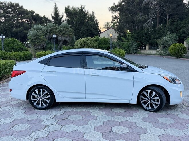 Hyundai Accent-3