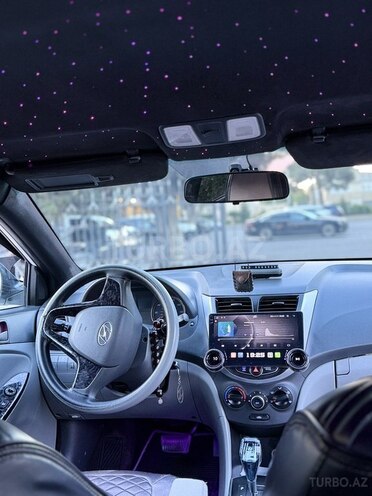 Hyundai Accent-9