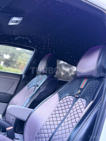 Hyundai Accent-12