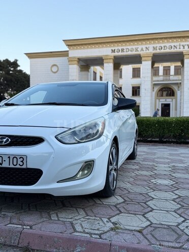 Hyundai Accent-20
