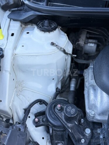Hyundai Accent-16