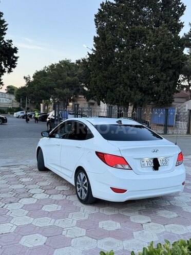 Hyundai Accent-6