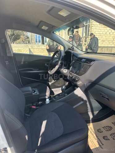 Kia Rio-8