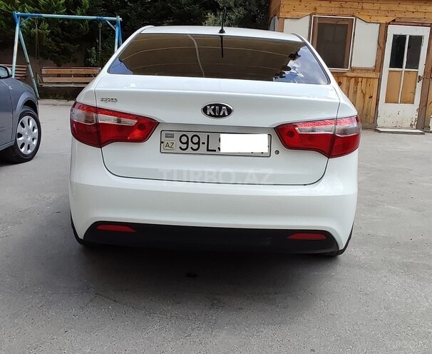 Kia Rio-4