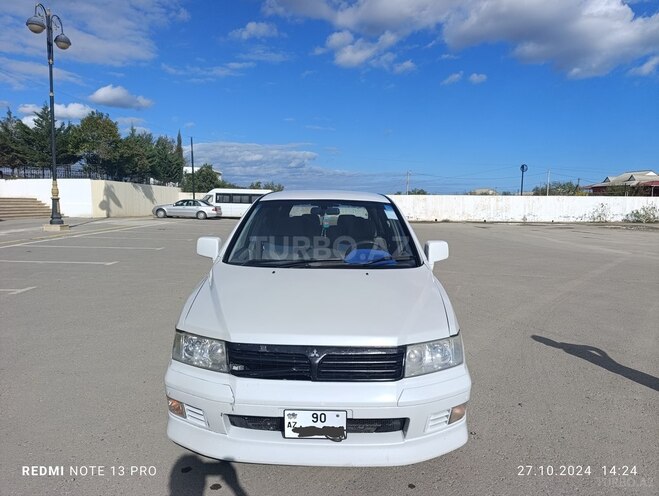Mitsubishi Chariot-8