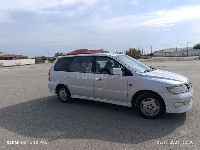 Mitsubishi Chariot-4