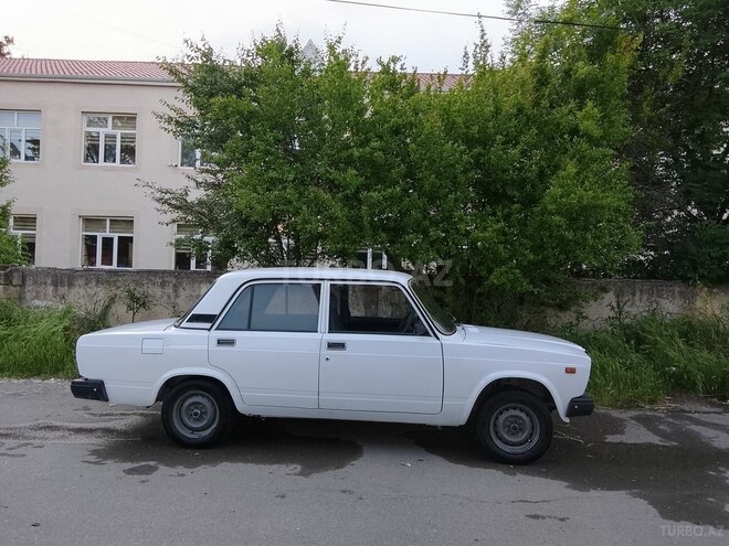 LADA (VAZ) 2107-2