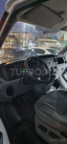 Ford Transit-3