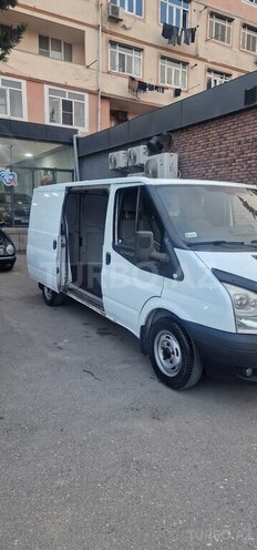 Ford Transit-7