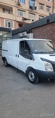 Ford Transit-5