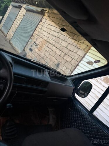 Ford Transit-11