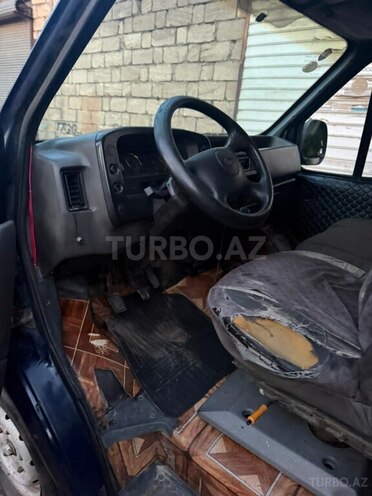 Ford Transit-13