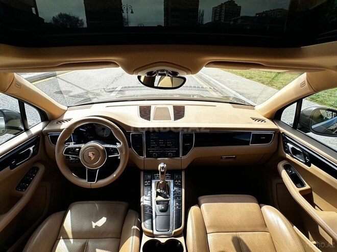 Porsche Macan GTS-18