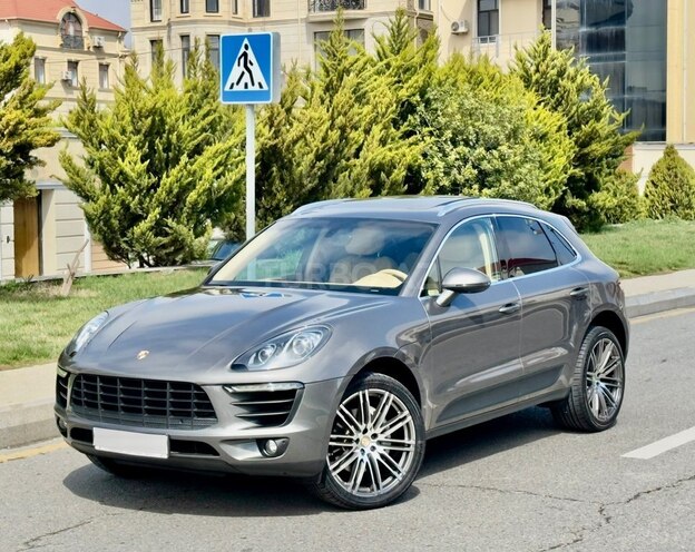 Porsche Macan GTS-11