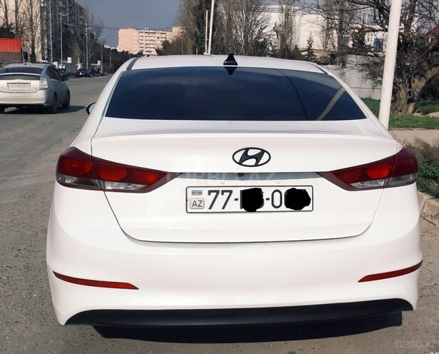 Hyundai Elantra-2