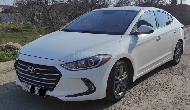 Hyundai Elantra-3