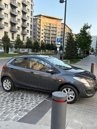Mazda 2-19