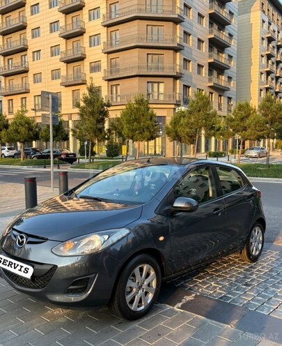 Mazda 2-8