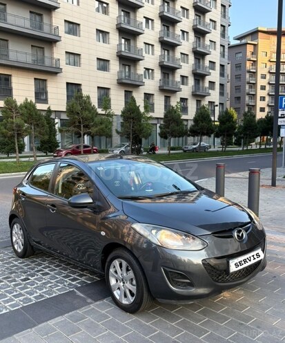 Mazda 2-10