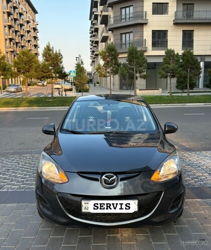 Mazda 2-1