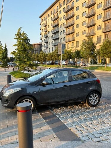 Mazda 2-18