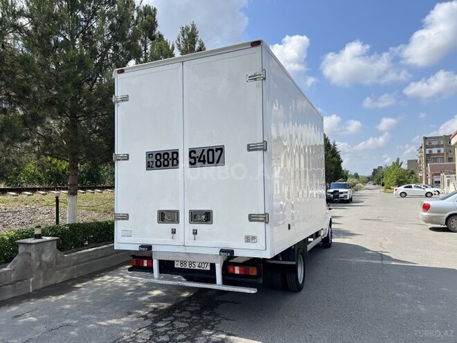 Ford Transit-4