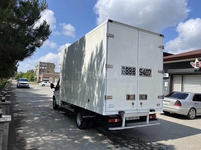 Ford Transit-5
