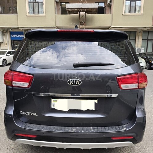 Kia Carnival-2
