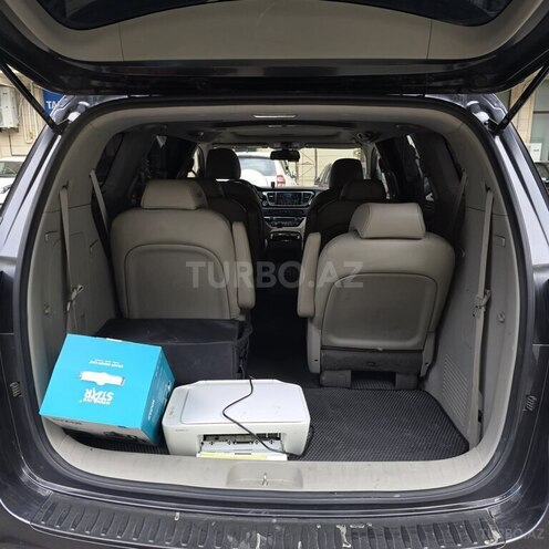 Kia Carnival-6