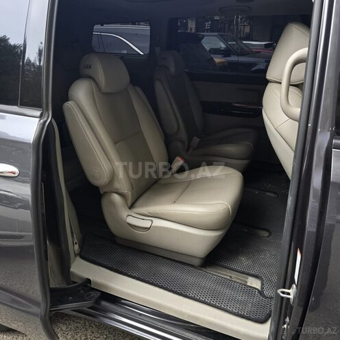 Kia Carnival-8