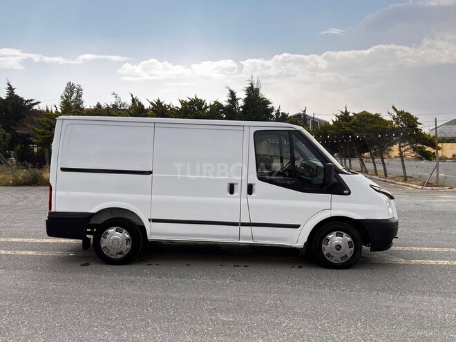 Ford Transit-6