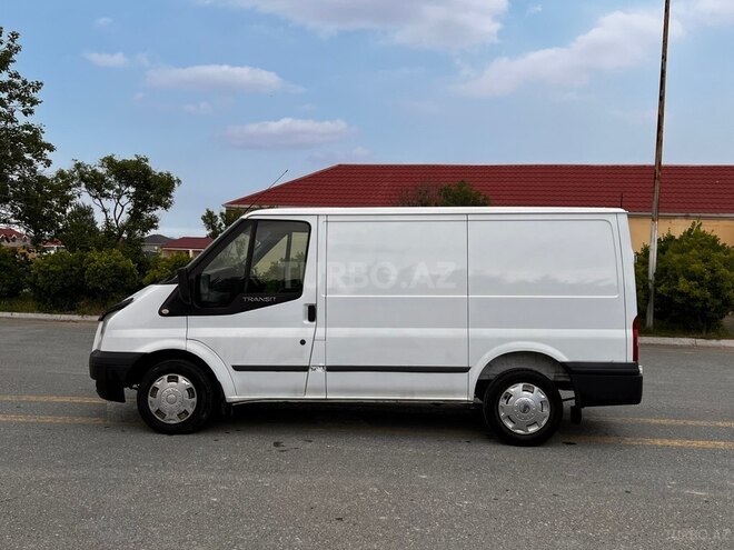 Ford Transit-7