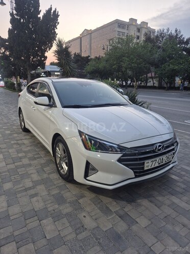 Hyundai Elantra-11
