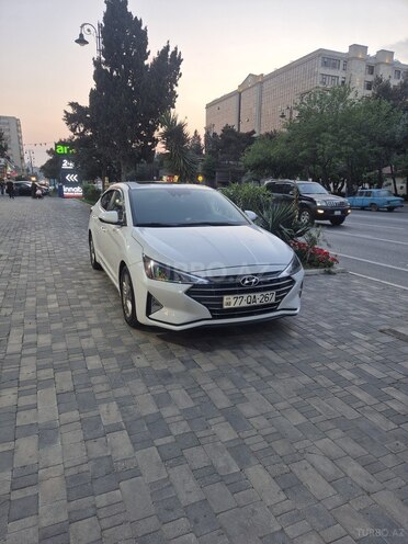 Hyundai Elantra-10