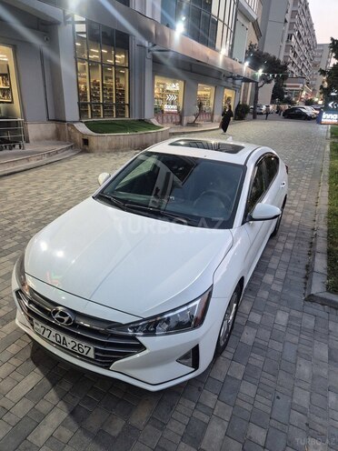 Hyundai Elantra-1