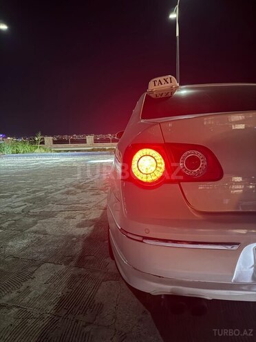 Volkswagen Passat-5