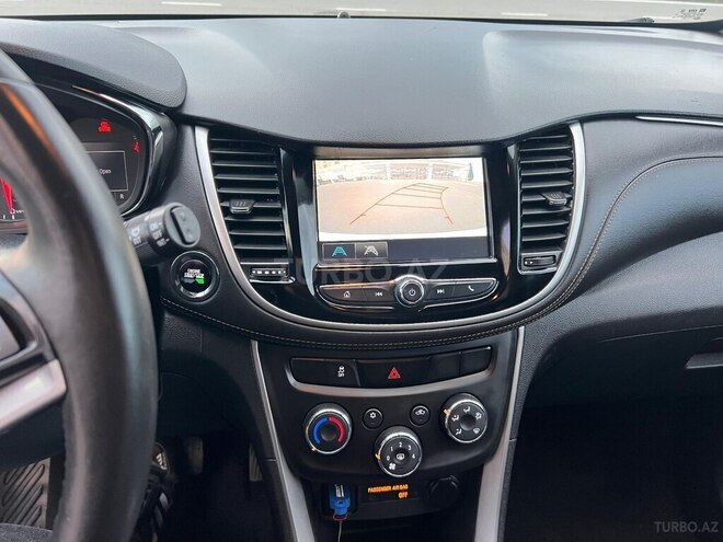 Chevrolet Trax-12