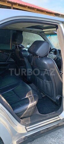 Mercedes E 240-5