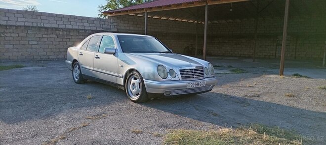 Mercedes E 240-7