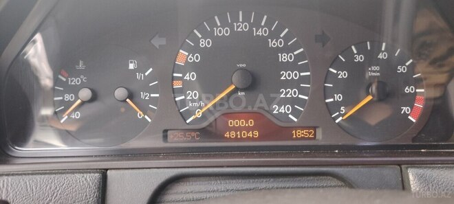 Mercedes E 240-12