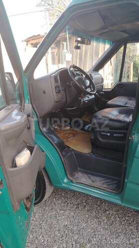 Ford Transit-4