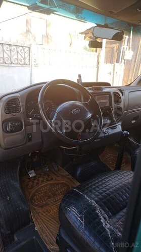 Ford Transit-5