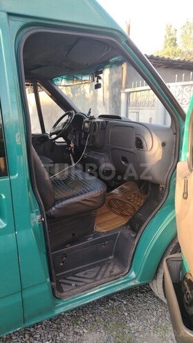 Ford Transit-6