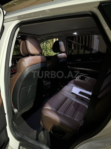 Kia Sorento-13